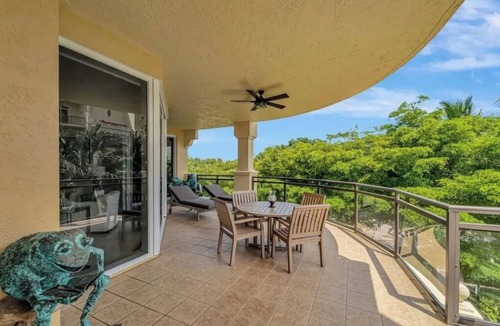 Longboat Key Condo | Stunning 3 bedroom Gulf View Condo! Paradise awaits you!