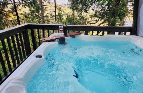 Crestline Cabin | Stunning Lake view 3BD w/hot tub, 3 decks, AC, fireplace & game room
