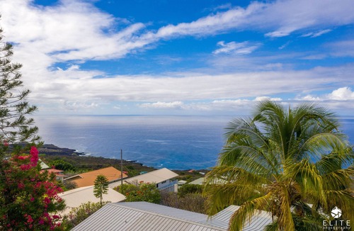 Kona Paradise House | Stunning ocean views guest house in Kona Paradise, quiet & safe neighborhood.