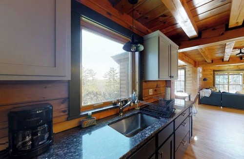 Boothbay Harbor Cabin | Stunning & Spacious Log Cabin in the Woods
