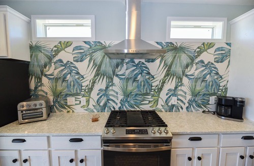 Long Neck House | Stunning-waterfront, beach, pools, family fun