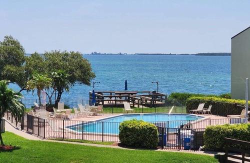 Tierra Verde Condo | Stylish 2 bed - 2 bath Condo. Completely remodeled