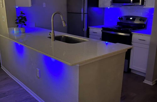 Kirkman South Apartment | Stylish Clean 2BD & 2BTH Near Universal Free Parking Fast WiFi Quiet Gated