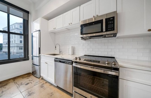 Downtown San Antonio Condo | Stylish Comfort in Every Corner: Discover La Luz's 3BR Condo
