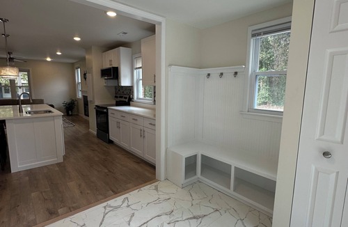 Greenville House | Stylish & Inviting Modern Charm on Nash St. Charming house with fitness room