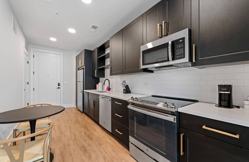 Tampa Apartment | Stylish Studio with One Queen Bed | Raymond James!