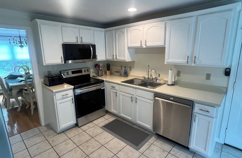 Charlestown House | Summer Beach Rental w/Beach Pass - 3 bed/3 bath