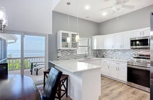 Bayshore Gardens House | Summer Price Break!Waterfront Retreat 6BD-5BA Bring your Boat!