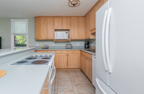 Kahuku Condo | 🍧Summer Special - Plumeria Tree Hale - Golf Course View - Sleeps 4 🏄‍♀️