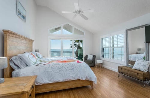 Madeira Beach House | Sun-drenched Townhome on beautiful Madeira Beach!