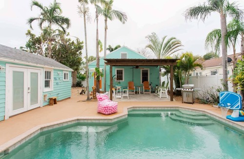 United Central House | "Sun Seeker" Private|Heated Pool|Monthly