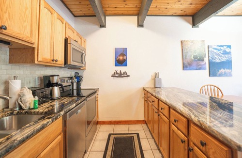 Four O'Clock Condo | Sundowner Last Run Condo: Ski-In, 2 Blocks To Main St