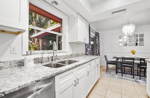 Sarasota Springs House | Sunny 3BR Oasis Water View Beach Gear Fully Fenced Yard Near Siesta Key
