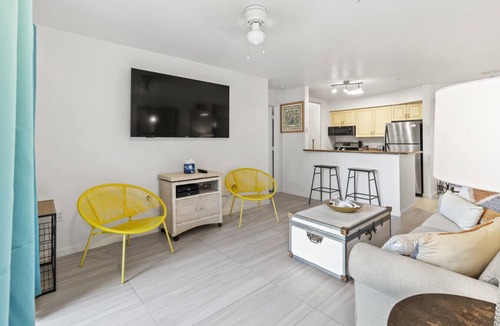 Central Sarasota Apartment | Sunny Central Sarasota Retreat