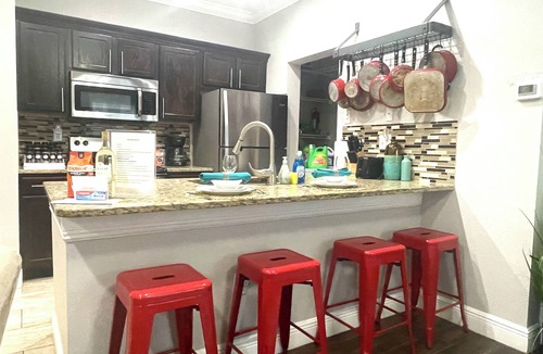 Seminole Condo | SUNNY DELIGHT! pets ok! UPDATED HEATED POOL VACATION CONDO. Safe gated community