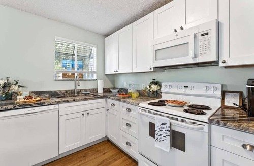 Indian Shores Cabin | Sunny Isles Beach Cottage, Indian Shores!