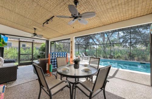 Willoughby Acres House | Sunny Naples Escape-Pool Hot Tub-9 min to beach