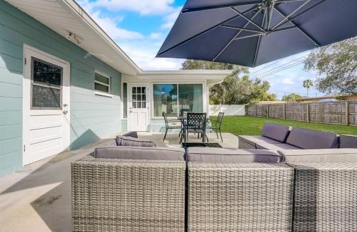 Walsingham House | Sunroom - Master King - Games - Close to IRB