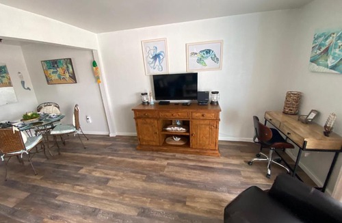 Bayview House | Sunset Cottage Beach