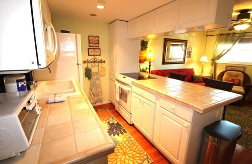 Sunset Beach Condo | Sunset Cove: One-Bedroom in Treasure Island, Short