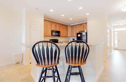 Sunset Island Condo | Sunset Island Condo w/AC, Private W/D, Free WiFi, Shared Pools - Walk to Beach