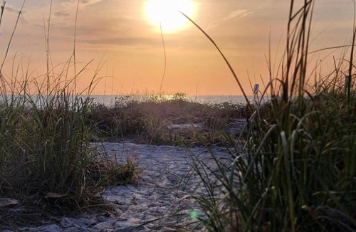 Sunset Beach House | Sunset Point Beach House