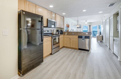 Treasure Island Condo | Sunset Vistas Beach Front St. Pete Beach Treasure Island Clearwater pool/parking