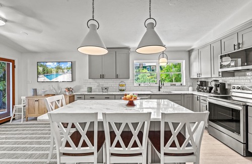 Bay Isle House | Sunset West | Private Pool, Spa, Near Siesta Key Beach & Siesta Key Village