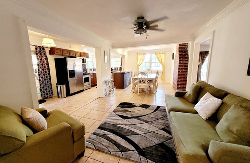 Sun Bay South House | Sunshine Paradise Getaway 14 mins to Downtown Tampa