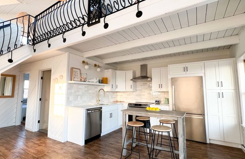 Charlestown House | Surf House - Steps from Charlestown Beach