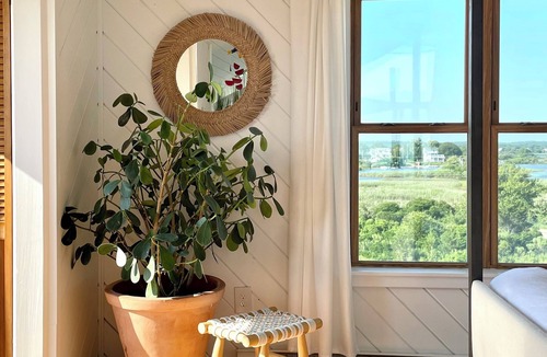 Charlestown House | Surf House - Steps from Charlestown Beach