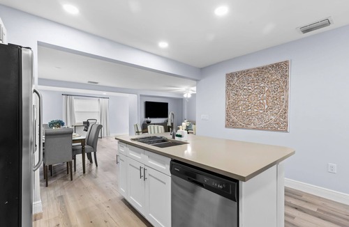 Orient Park House | Tampa Modern and Cozy Getaway Near Downtown and Ybor