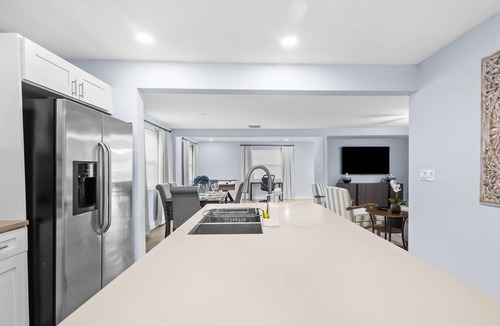 Orient Park House | Tampa Modern and Cozy Getaway Near Downtown and Ybor