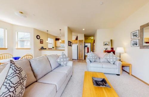 Frisco Apartment | Tarn Landing B7
