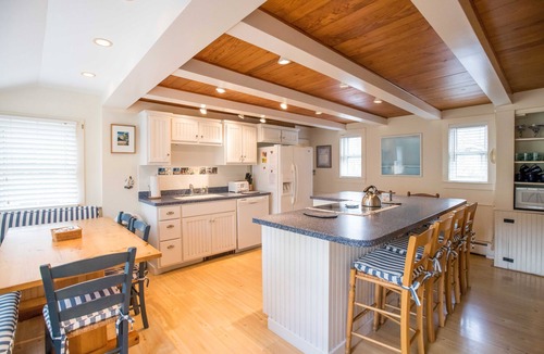 Nantucket Town House | Ten min. walk to Downtown. Perfect for families/groups. Aug. 22-29 available.