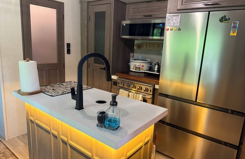 Longs House | The Adams' Coastal Country RV Retreat - close to the beach- hosts up to 6 people