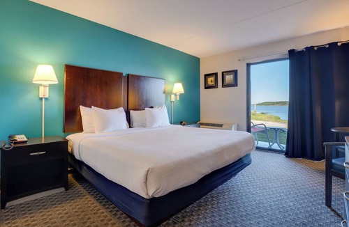 Dewey Beach Hotel | The Bay Resort