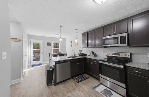 Terry Sanford House | The Calm Nest - Close to CFV Hospital & Ft. Bragg