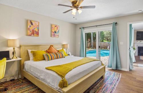 Palm Harbor House | The Cycling Mermaid Palm Harbor, Florida - Heated Pool, Bikes, Trials, FUN!