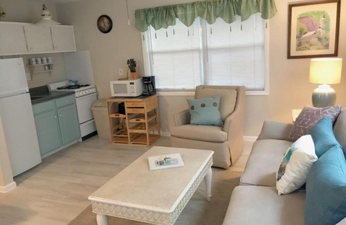 Tradewinds House | The Egret Cottage