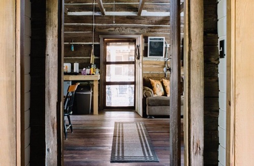 Tallahassee Cabin | The Famous Senator Cabin