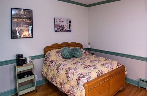 Highspire Bed & Breakfast | The Fitzgerald at The Manor on Rosedale Bed & Breakfast