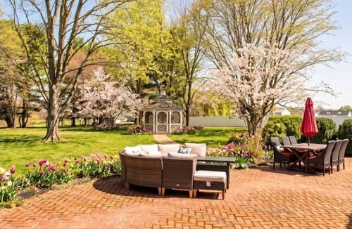 Highspire Bed & Breakfast | The Fitzgerald at The Manor on Rosedale Bed & Breakfast