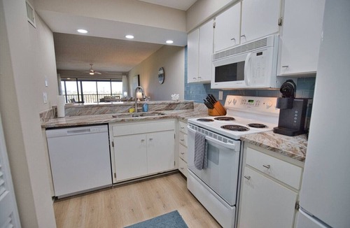 Englewood Apartment | The Getaway 2BR Coastal Retreat Englewood Beach