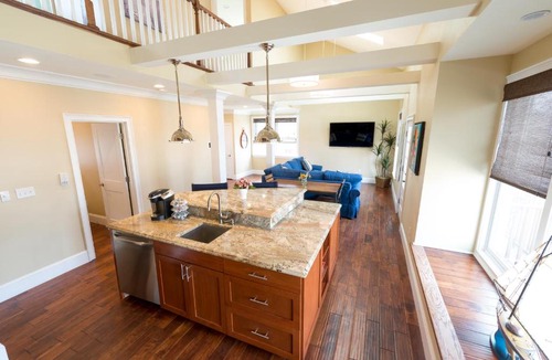 Yachting Village Apartment | The Newport Lofts - 546 Thames Street