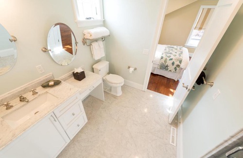 Yachting Village Apartment | The Newport Lofts - 546 Thames Street