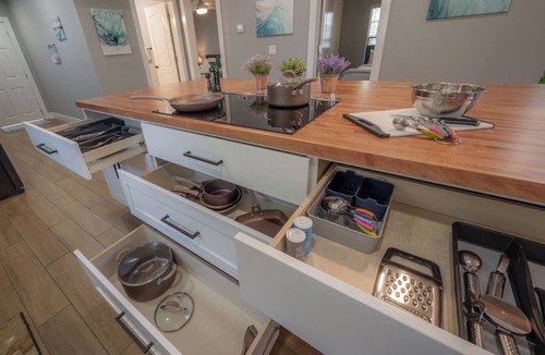 Sun Bay South House | The Pearl Cottage 2b/1R w King 🛏 & FAST WIFI