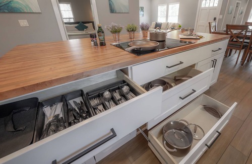 Sun Bay South House | The Pearl Cottage 2b/1R w King 🛏 & FAST WIFI