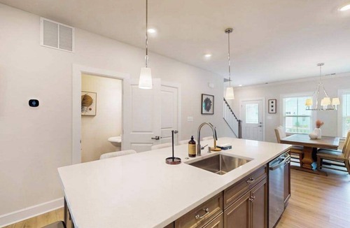 Long Neck House | The Peninsula spacious home w/community pool, hot tub, tennis courts