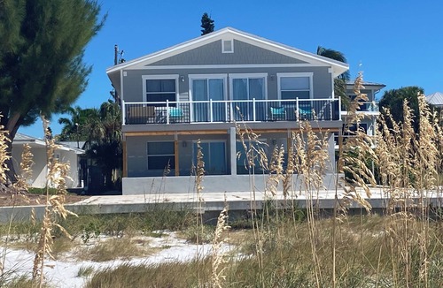 Anna Maria House | The Perfect Gulf Front Vacation, Directly on the Beach!